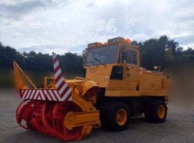 大型ロータリー除雪車ニッセキHTR202
