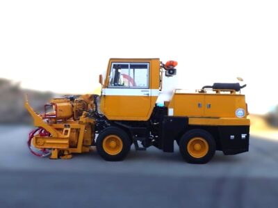 ロータリー除雪車　新潟トランシス(新潟鐵工所)　NR80