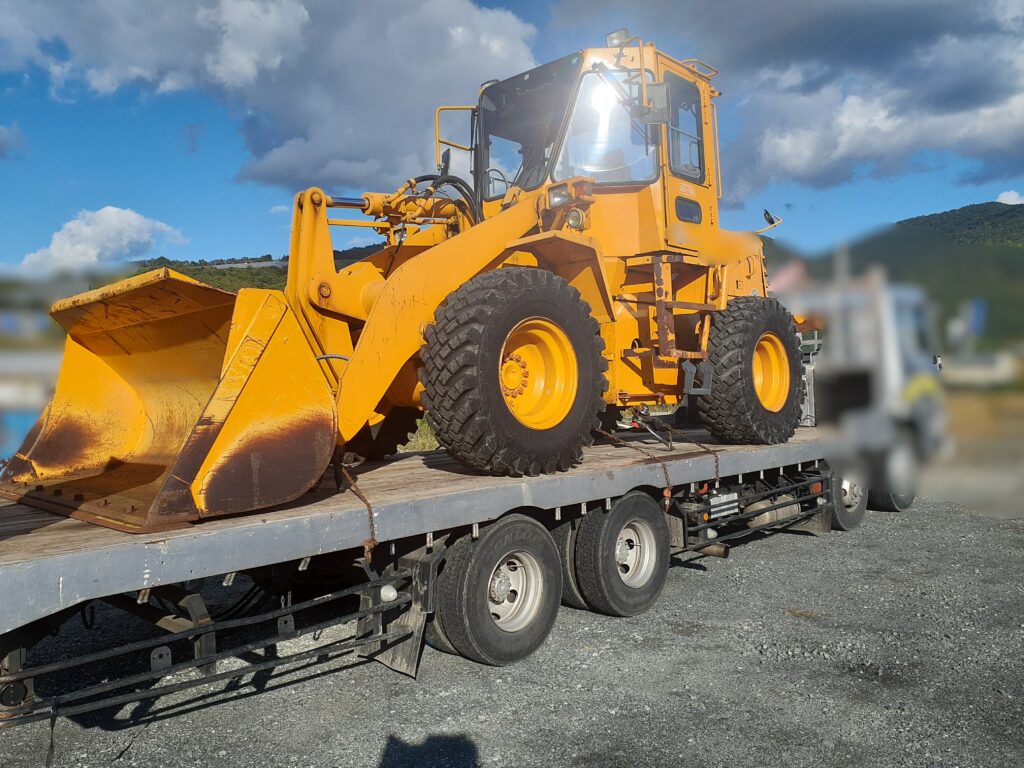 タイヤショベル ホイールローダー コマツ WA200-3