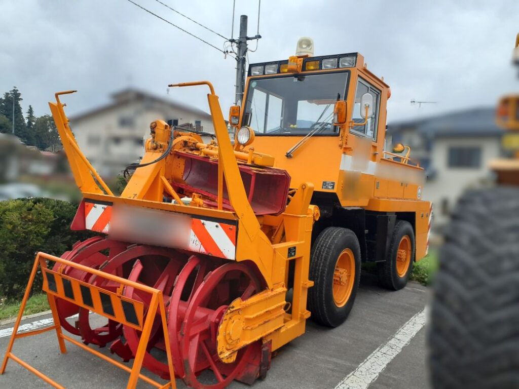 除雪機械　ロータリ除雪車　ロータリー除雪車　新潟トランシス　1.5ｍ　NR141 　140馬力